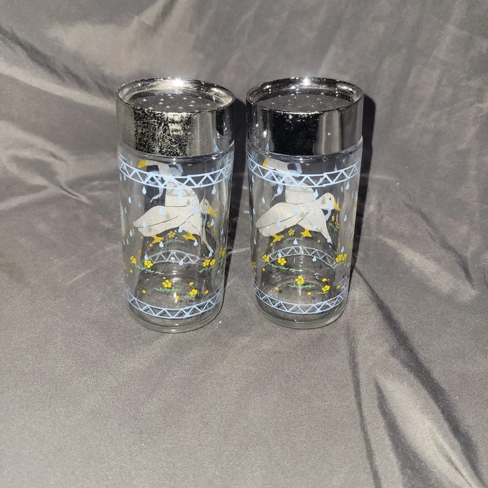 Vtg Anchor Hocking Salt and Pepper Shakers Farm Country Ducks Goose Cottagecore